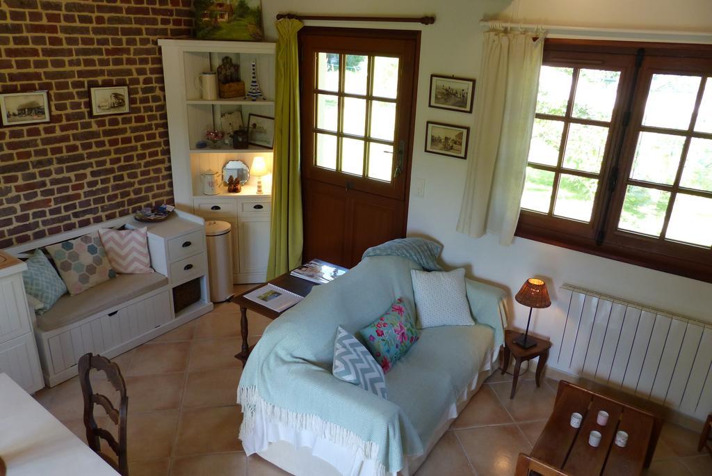 La Flore De Lys, Cottage Ideal Pour 2 Adultes Et 2 Enfants Saint-Jouin-Bruneval エクステリア 写真
